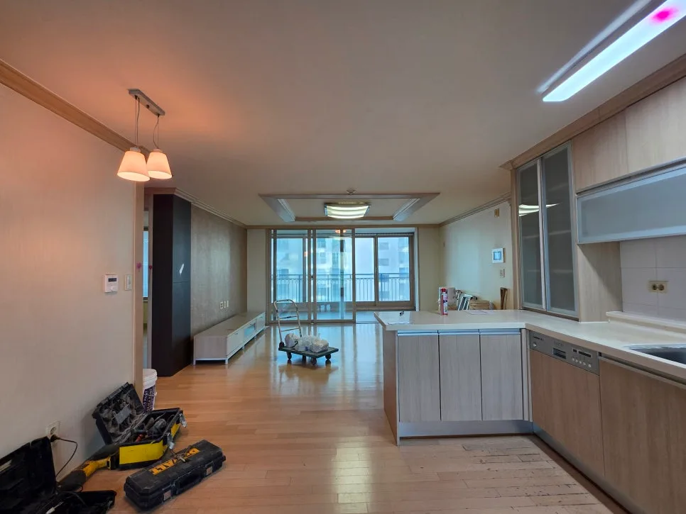 Korean Apartment Style 2026: Minimalist Makeover Guide