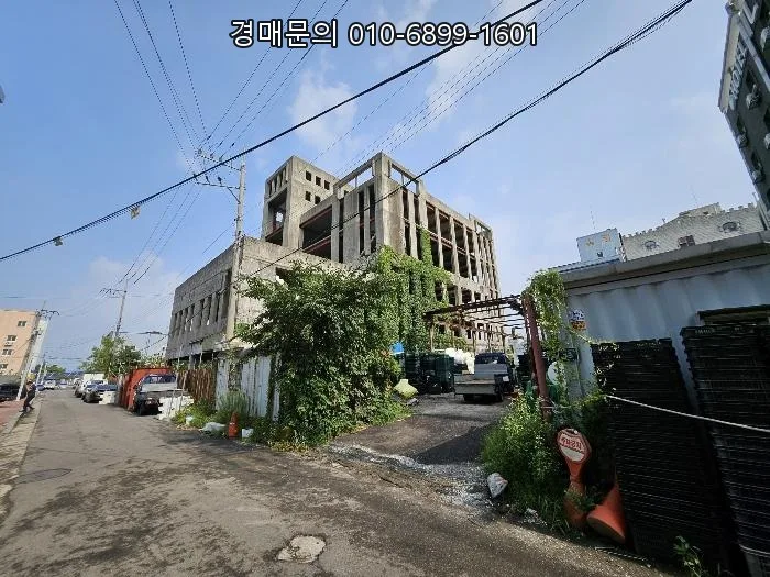 인천 토지 경매 2026: 유치권 미완성 건물 투자 기회 분석