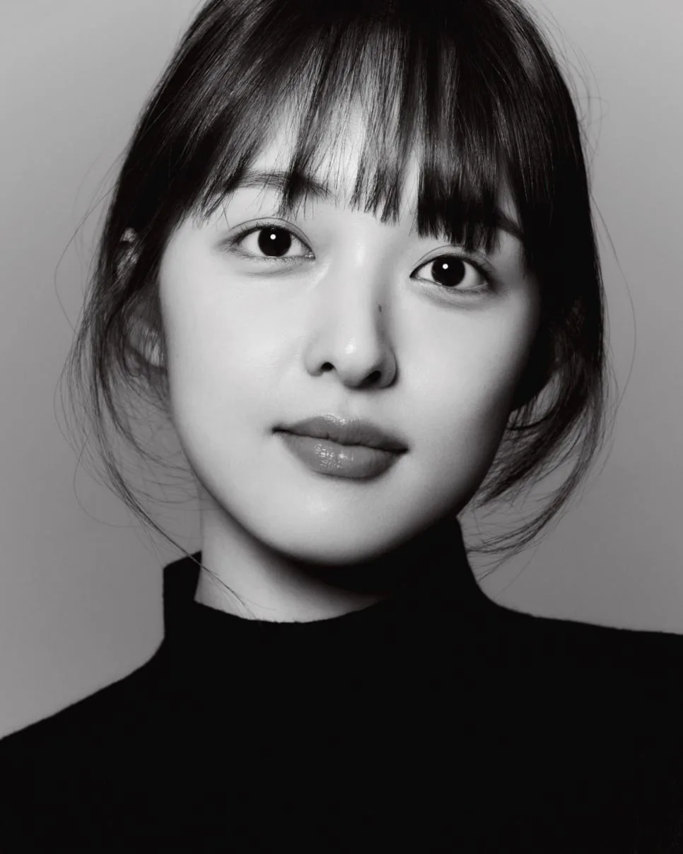 김보라 사주·MBTI·관상 분석 2026: 신비로운 밤바다 같은 그녀의 매력