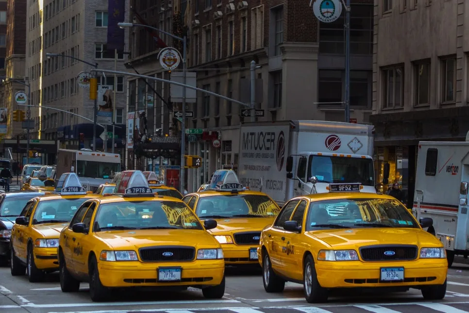 Taxis vs Taxes 발음 차이 2026: 헷갈리는 영어 단어 완벽 정리