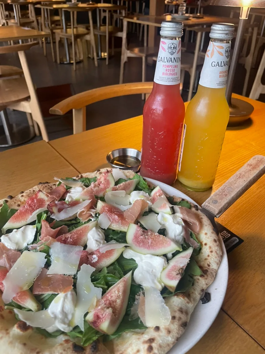 Best Wood-Fired Pizza in Yongsan 2026: Orno Menu & Vibe Guide