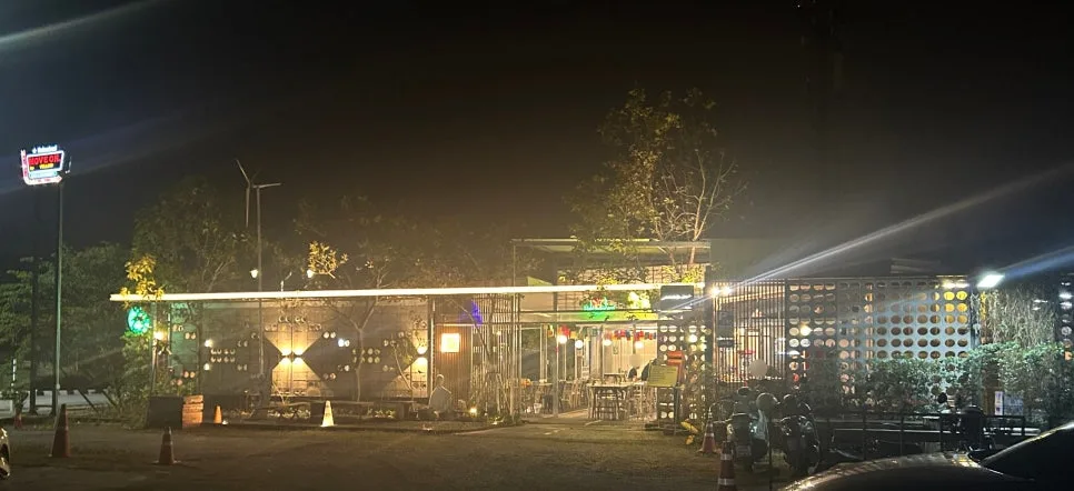 Move On by Yellow Chiang Mai: Live Music & Thai Food 2026