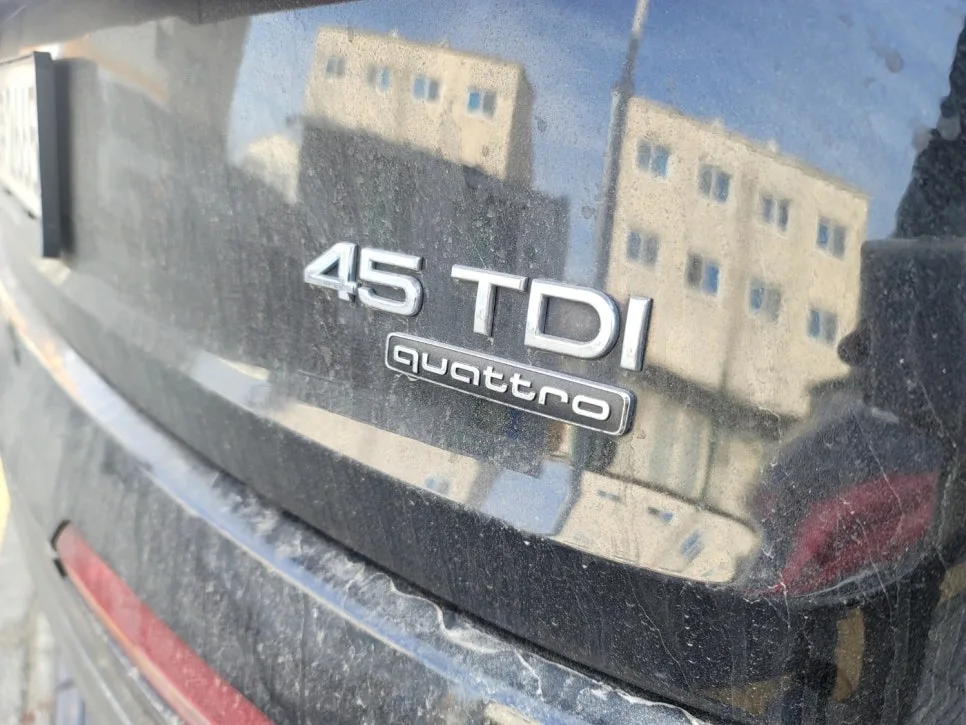 아우디 Q7 45TDI 배터리 교체 2026: 바르타 AGM 교체 방법 2