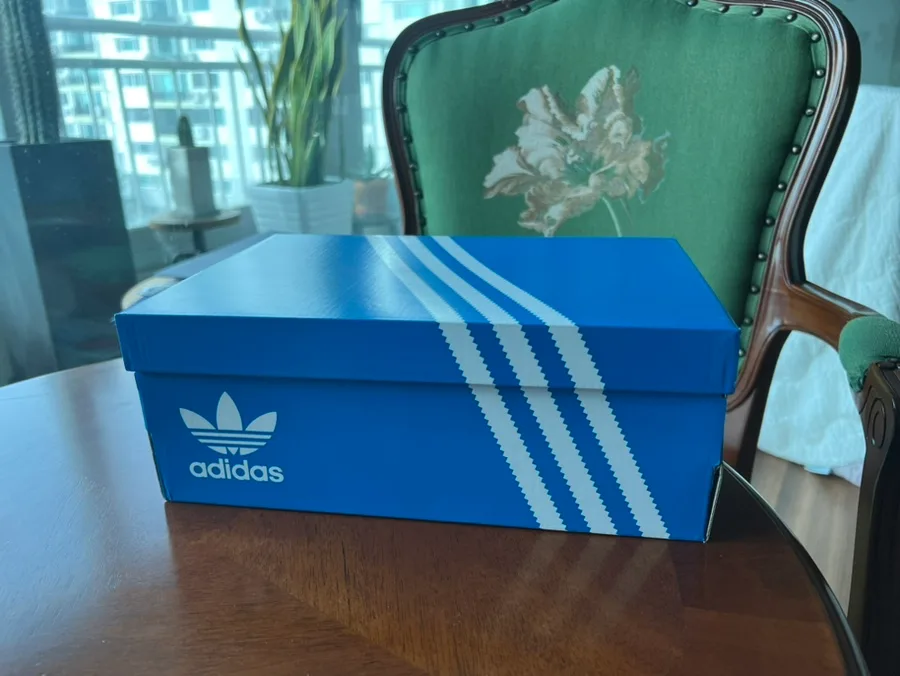 Adidas Superstar J Black: Sizing & Style Guide 2026
