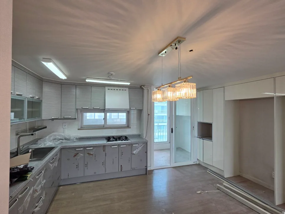 Korean Apartment Remodeling: Electrical & Silicone Finish Guide 2026