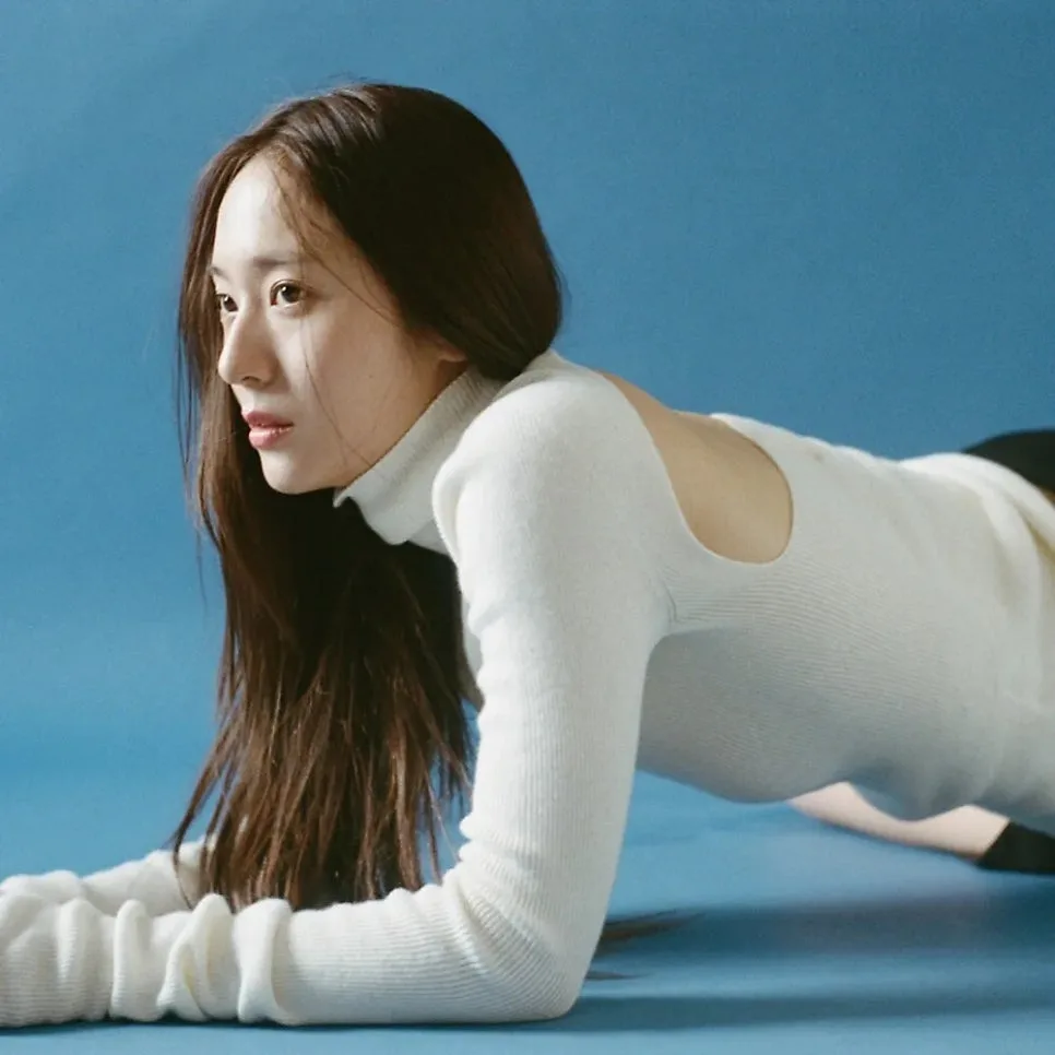 정수정(크리스탈) 사주 분석 2026: 완벽주의와 카리스마 비결