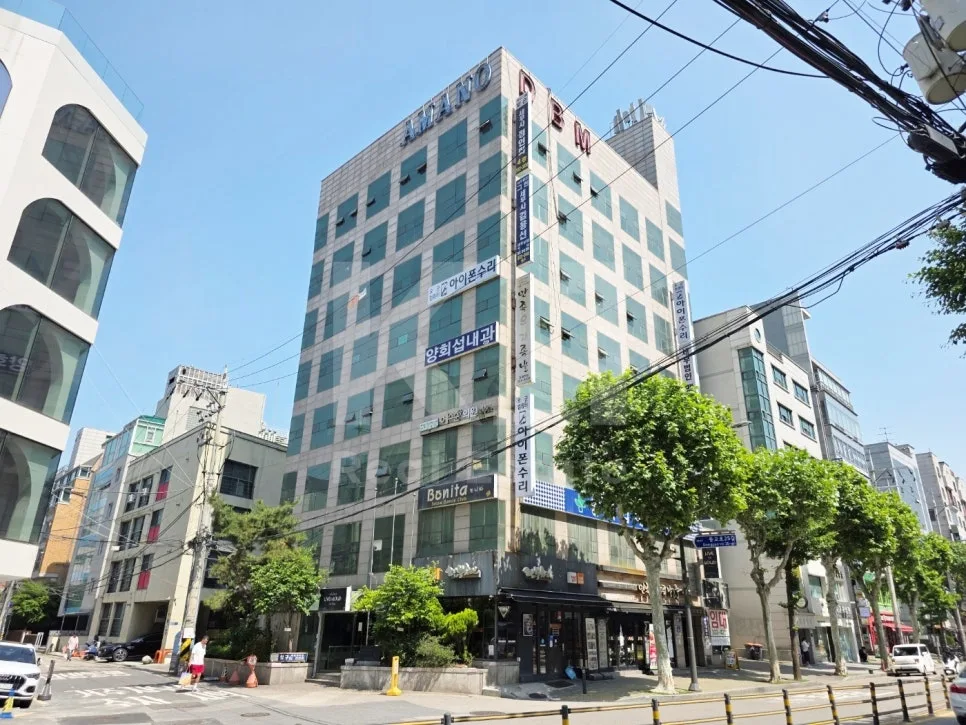 홍대역 상가 임대 2026: 병원 인테리어 시설비 없이 인수하는 법