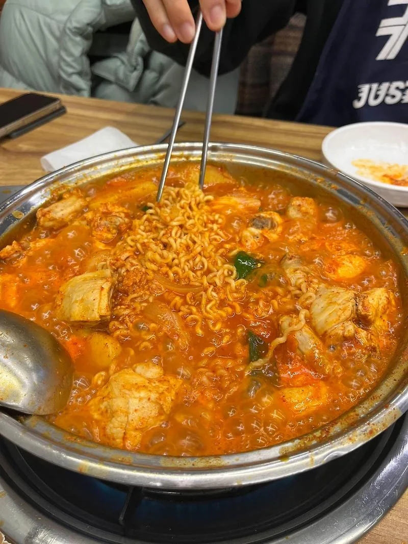 대전 중앙로 맛집 & 카페 2026: 현대식당 싸지롱 솔직 후기