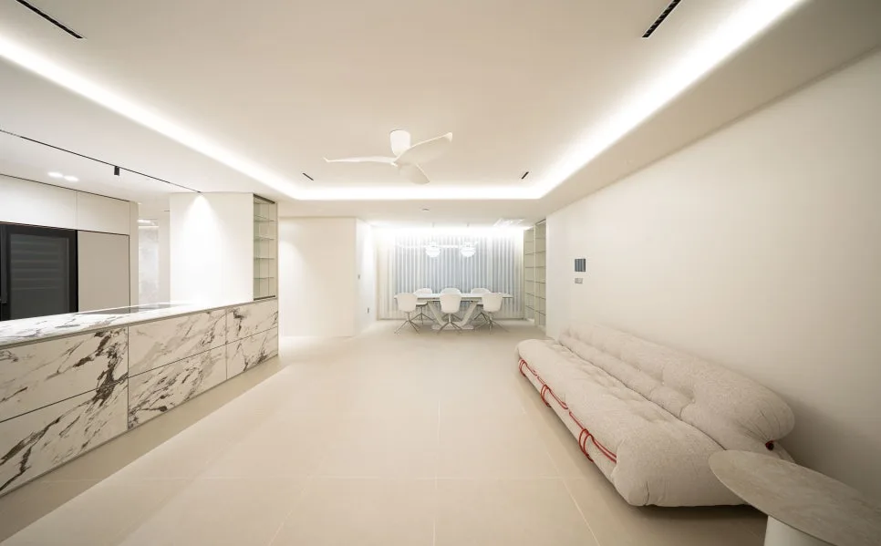 Korean Apartment Style: 'Emptying Design' for 2026