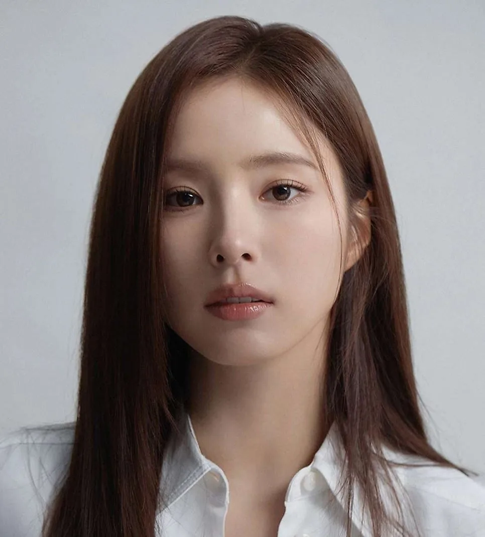 신세경 사주·MBTI·관상 2026년 운세 분석: '우아한 꽃'의 생명력은? (feat. ISFJ)