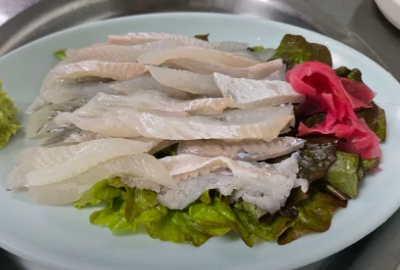 Best Korean Seafood 2026: 'Restaurant Next to Real Estate' Guide