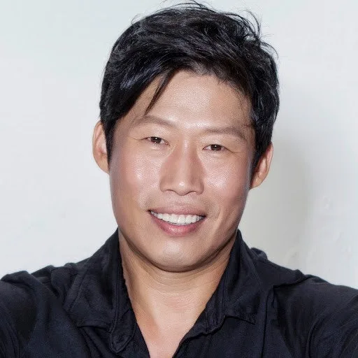 유해진 사주 분석 2026: 바위 위 소나무의 운명과 전성기 예측
