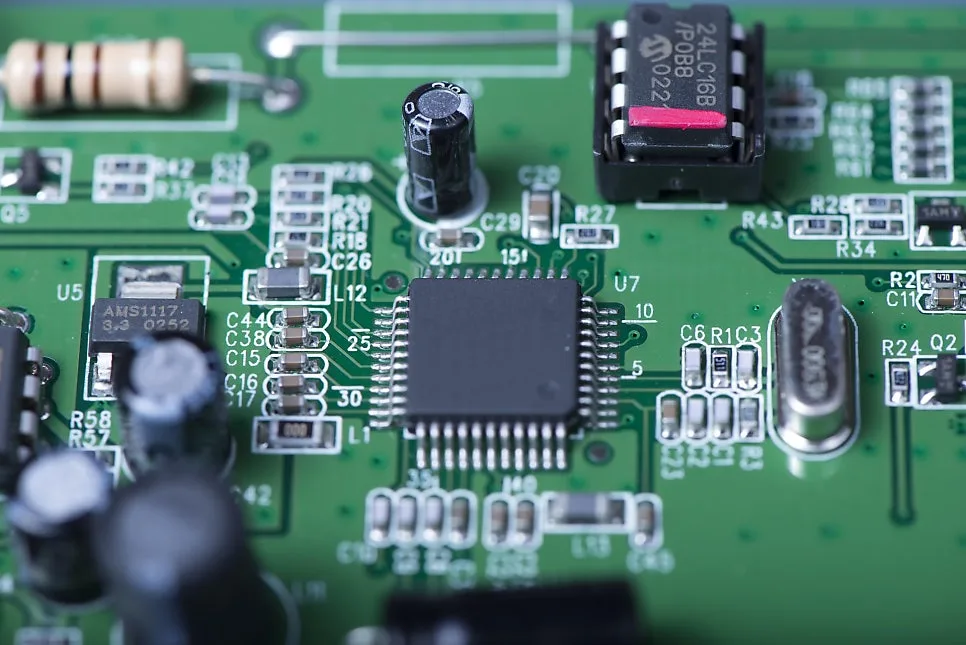 DRAM vs. NAND Flash: Key Differences & Uses in 2026