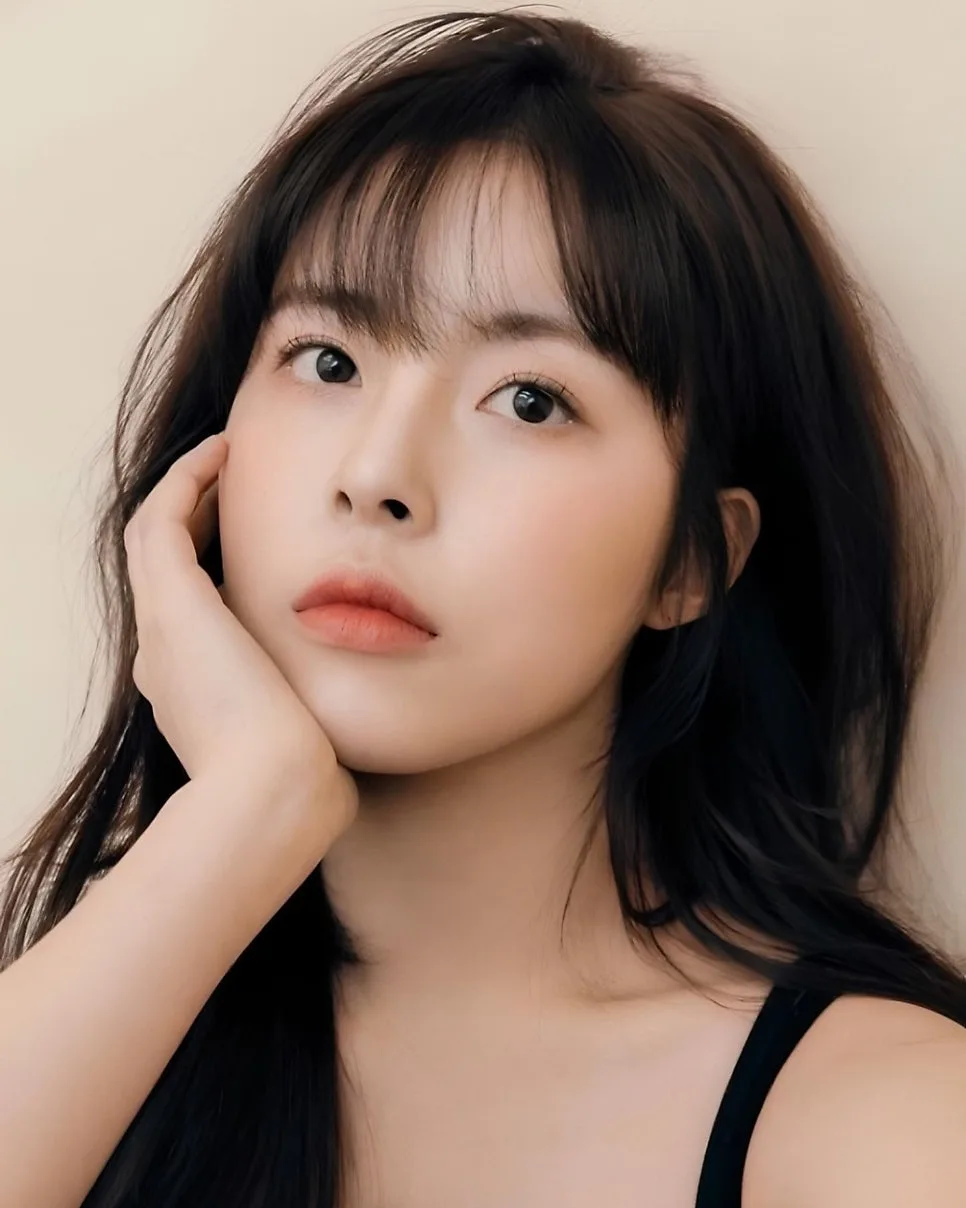 민도희 사주, 관상, MBTI 분석 2026: 소나무 같은 그녀의 예술적 개화
