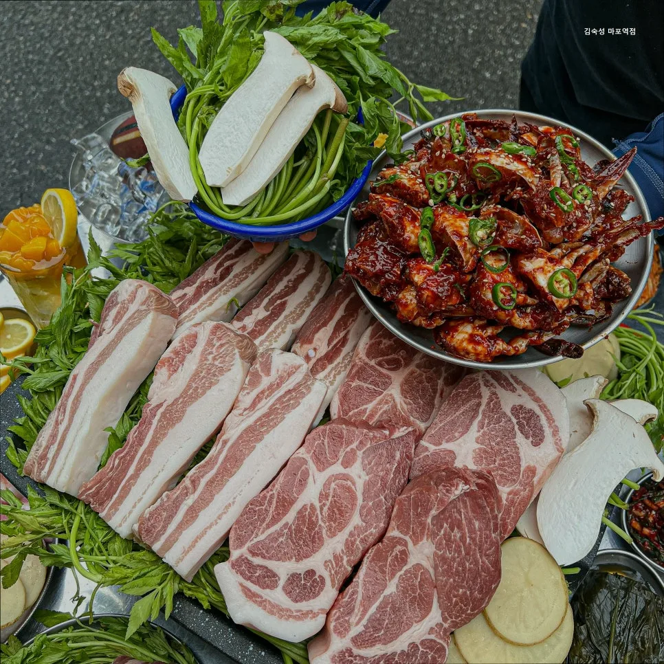 마포역 숙성육 맛집 2026: 20일 숙성 삼겹살, 직접 구워주는 특별함