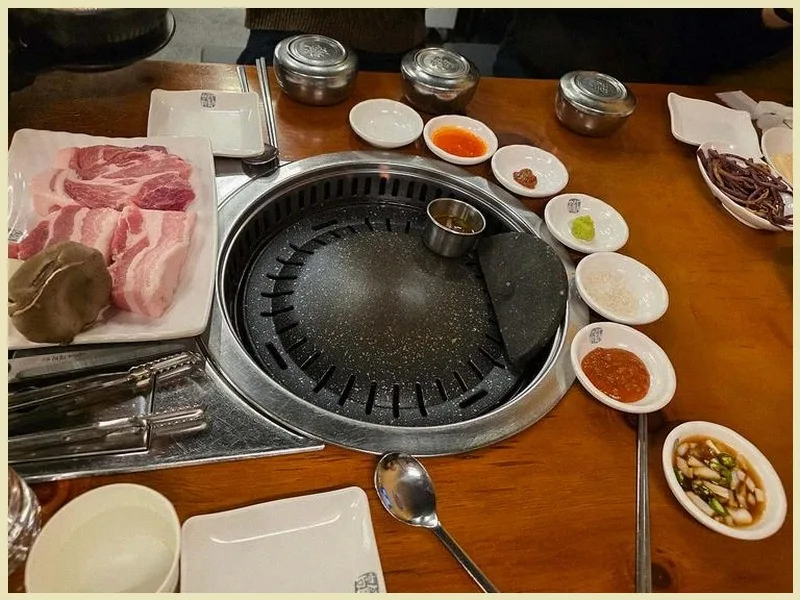 해운대 삼겹살 맛집 2026: 숙성육과 밑반찬 완벽 조화 후기 2