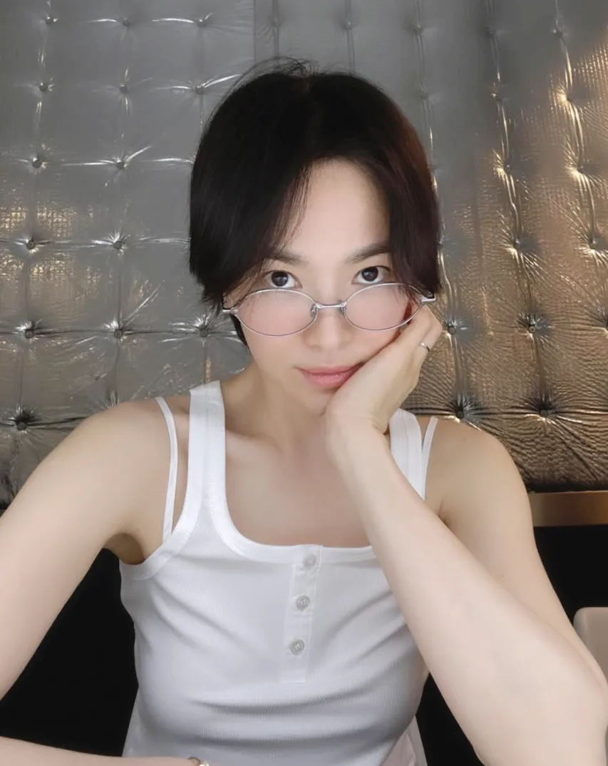 송혜교 전성기 2026: 연기 변신, 글로벌 위상, 그리고 따뜻한 일상