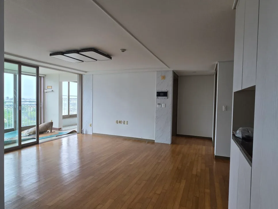 Korean Apartment Remodel: Demolition Guide 2026