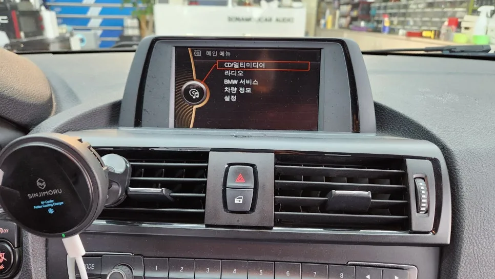 BMW 118D F20 카플레이 업그레이드: 2026년형 모니터+후방카메라 설치 가이드