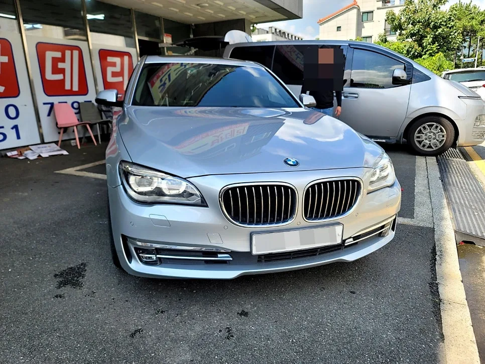 BMW 7시리즈 스티어링 경고등, 배터리 교체로 해결하는 법 2026
