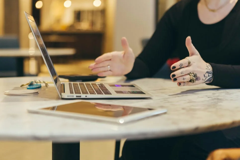 Explain vs. Articulate: Boost Your English Communication 2026