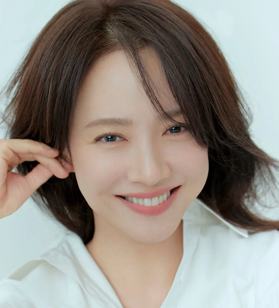 송지효 사주, MBTI, 관상 분석 2026: 철의 꽃 운세 총정리