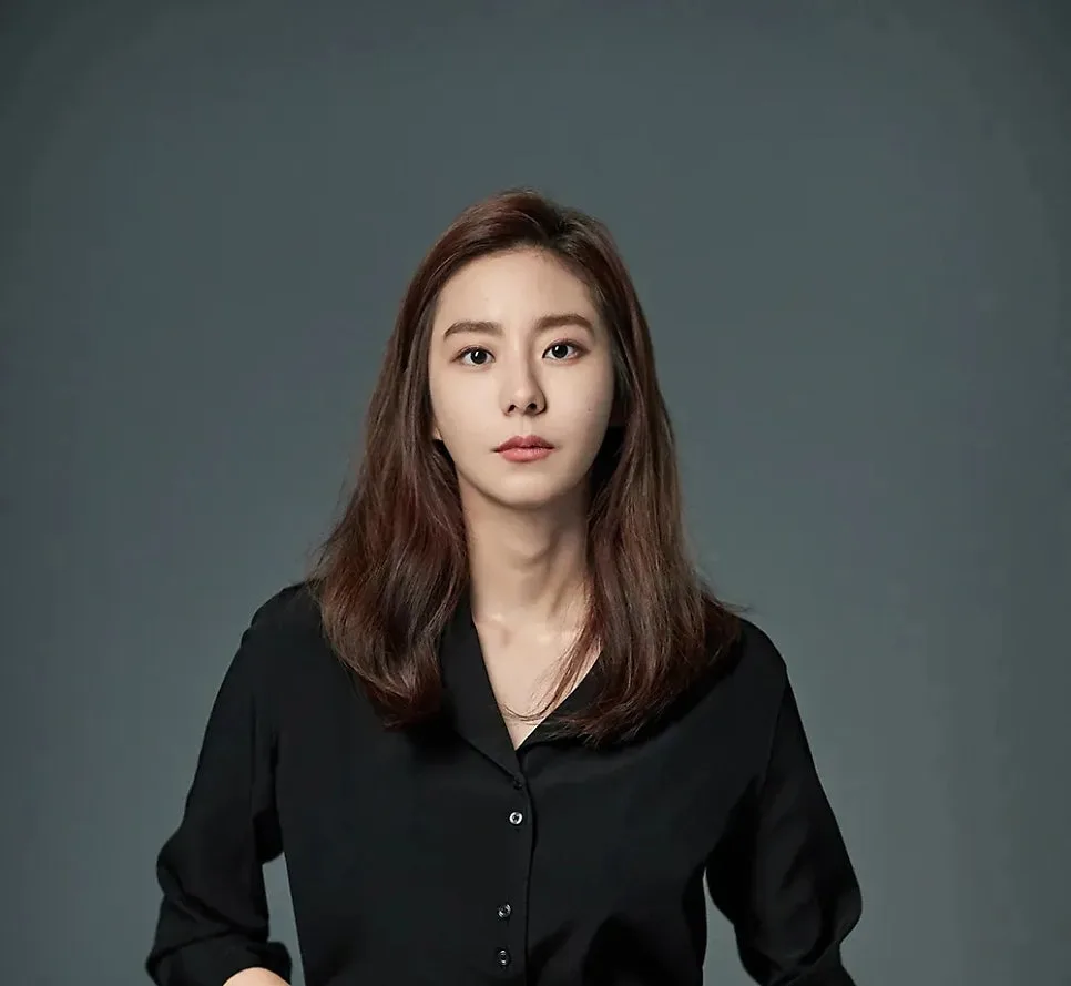 배우 유이, 2026년 '열정의 거목'으로 빛날 운명 분석