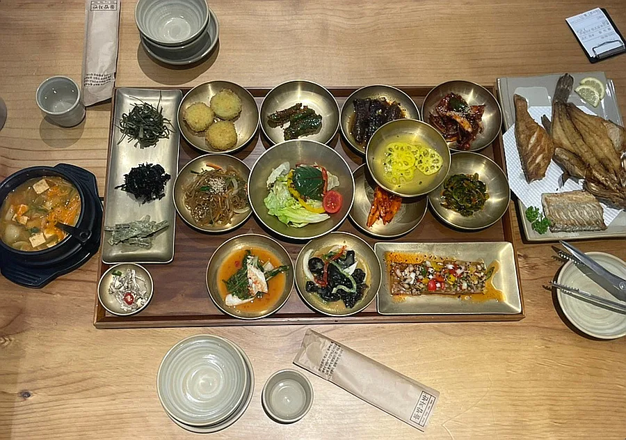 Best Korean Restaurants in Apgujeong 2026: Deulbap Chaban Review
