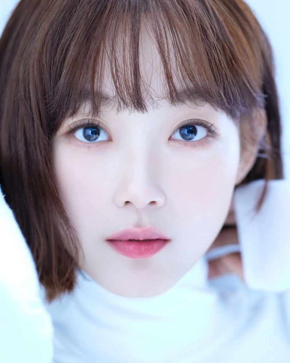 이유미 사주, 관상, MBTI 2026년 운세: 야생화 같은 배우의 비밀