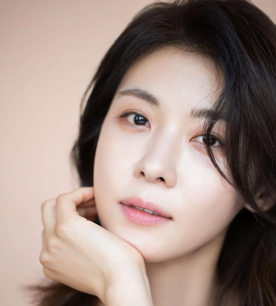 Ha Ji-won's MBTI & 2026 Outlook: K-Drama Star's Success Secrets