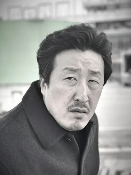현봉식 사주, 관상, MBTI 분석 2026: 등대 같은 배우의 반전 매력