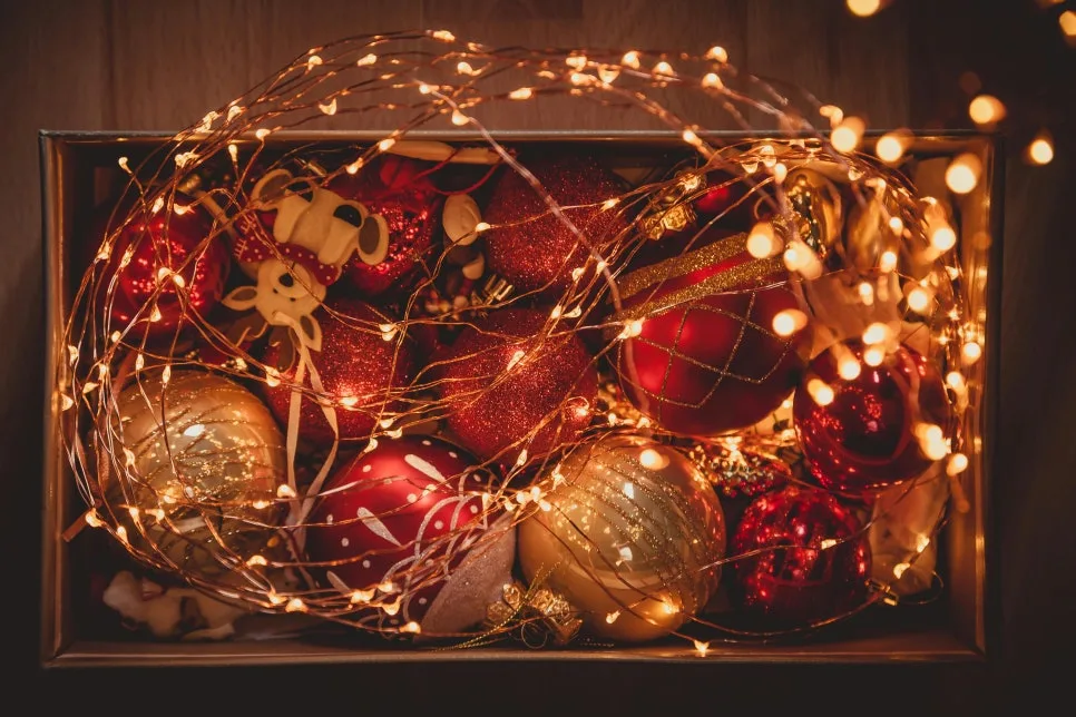 Christmas English Phrases 2026: Master Holiday Greetings