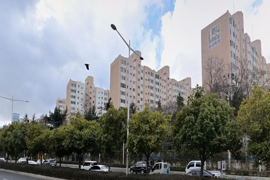 동래럭키아파트 재건축 경매, 2026년 투자 가치 분석