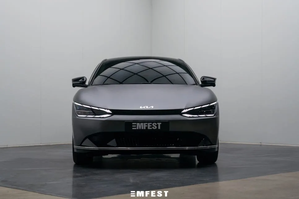 기아 EV6 무광 그레이 랩핑: AMG 그레이 컬러 완벽 분석 2026